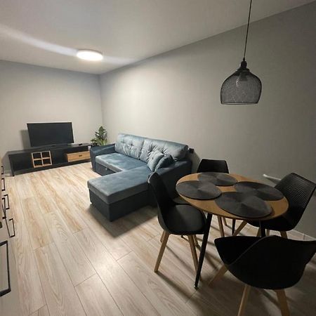 Mb Livinga Apartamentai Naftininku G Mazeikiai Exterior photo